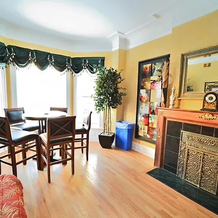 City Villa Sleeps 10-20 Free Tv & Parking